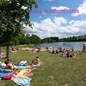 Le Perron Hébergement de vacances Lézigneux